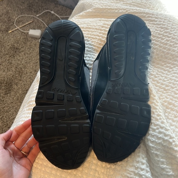 Nike - Picture 2 of 3